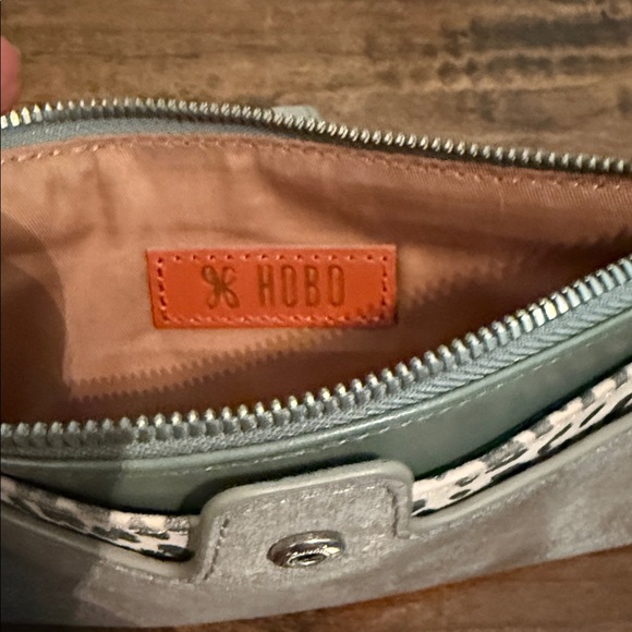 Hobo Women’s Elegant Distressed Grayish Animal Print With Green Leather Wallet. - Picture 6 of 9